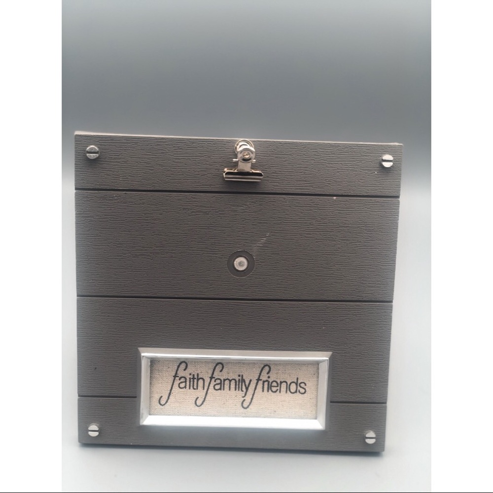 Grey Distressed Picture Frame with Clip